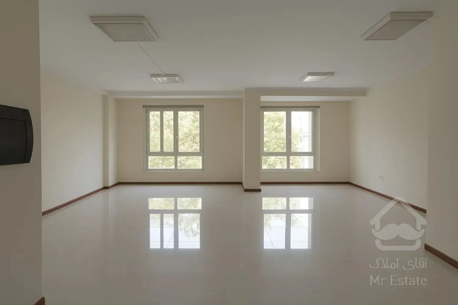 سند اداری جردن / 96 متری / غرق نور - تاپ لوکیشن