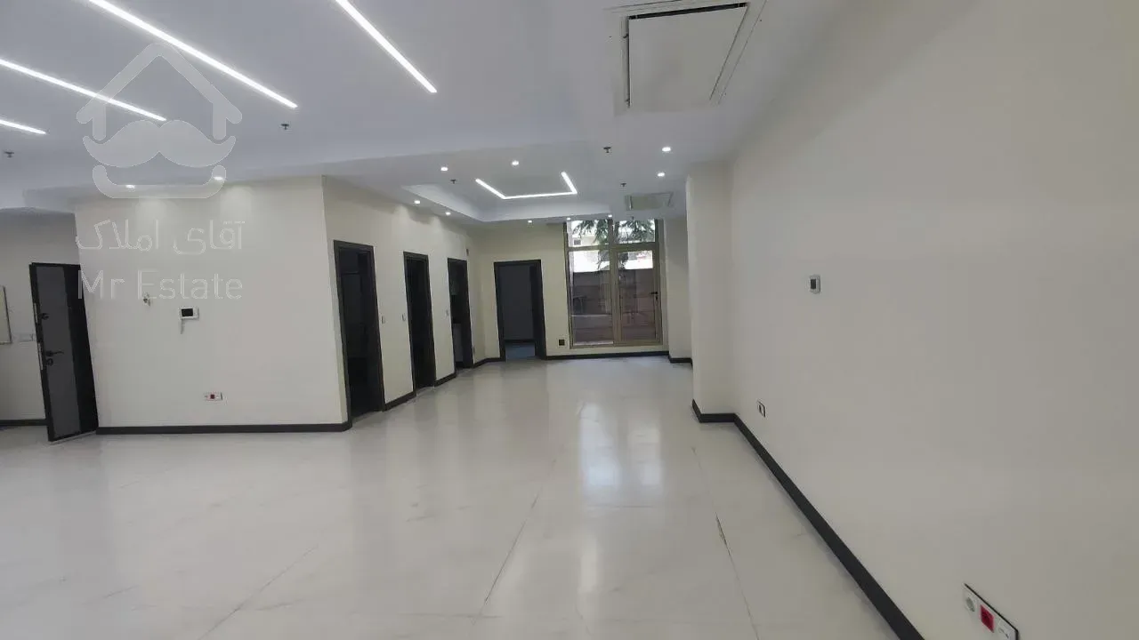 سند اداری گاندی / 250 متر / لوکس - نوساز - فول امکانات