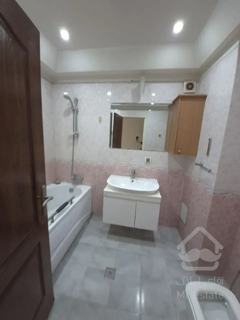 اجاره آپارتمان 200 متری در زعفرانیه