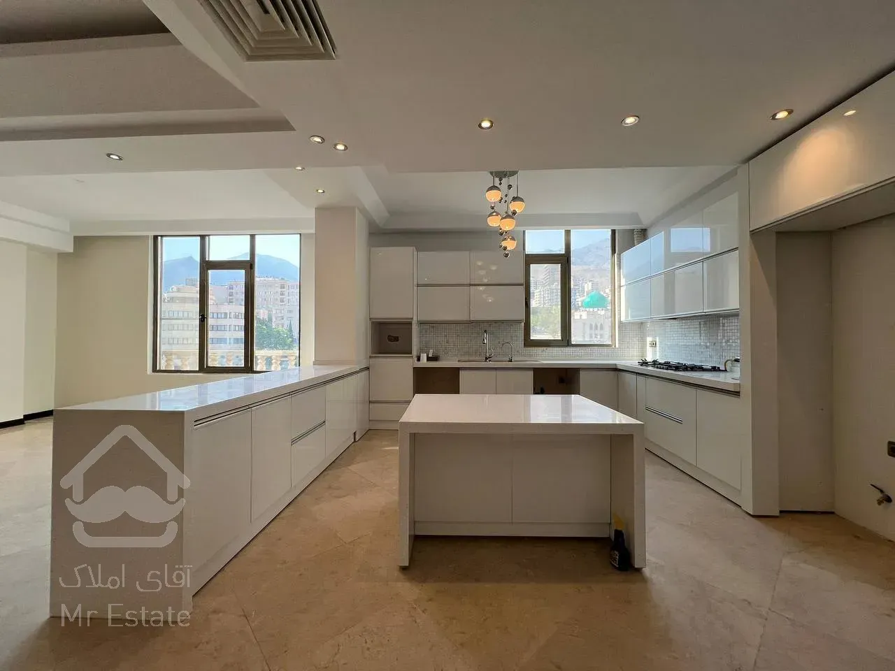 فروش آپارتمان ۲۰۰ متری در زعفرانیه