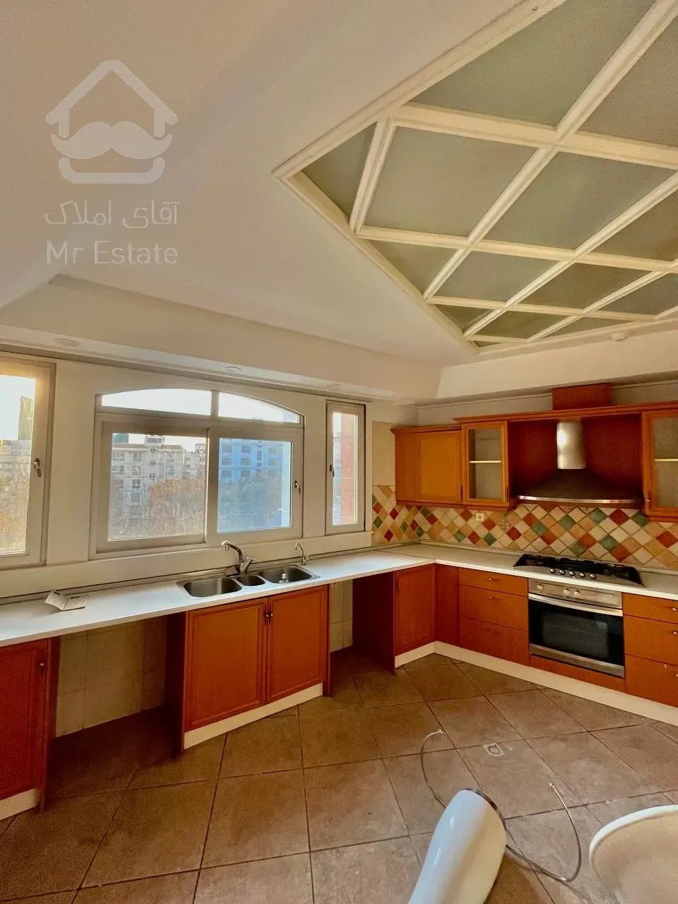 فروش آپارتمان ۱۷۵ متری در زعفرانیه