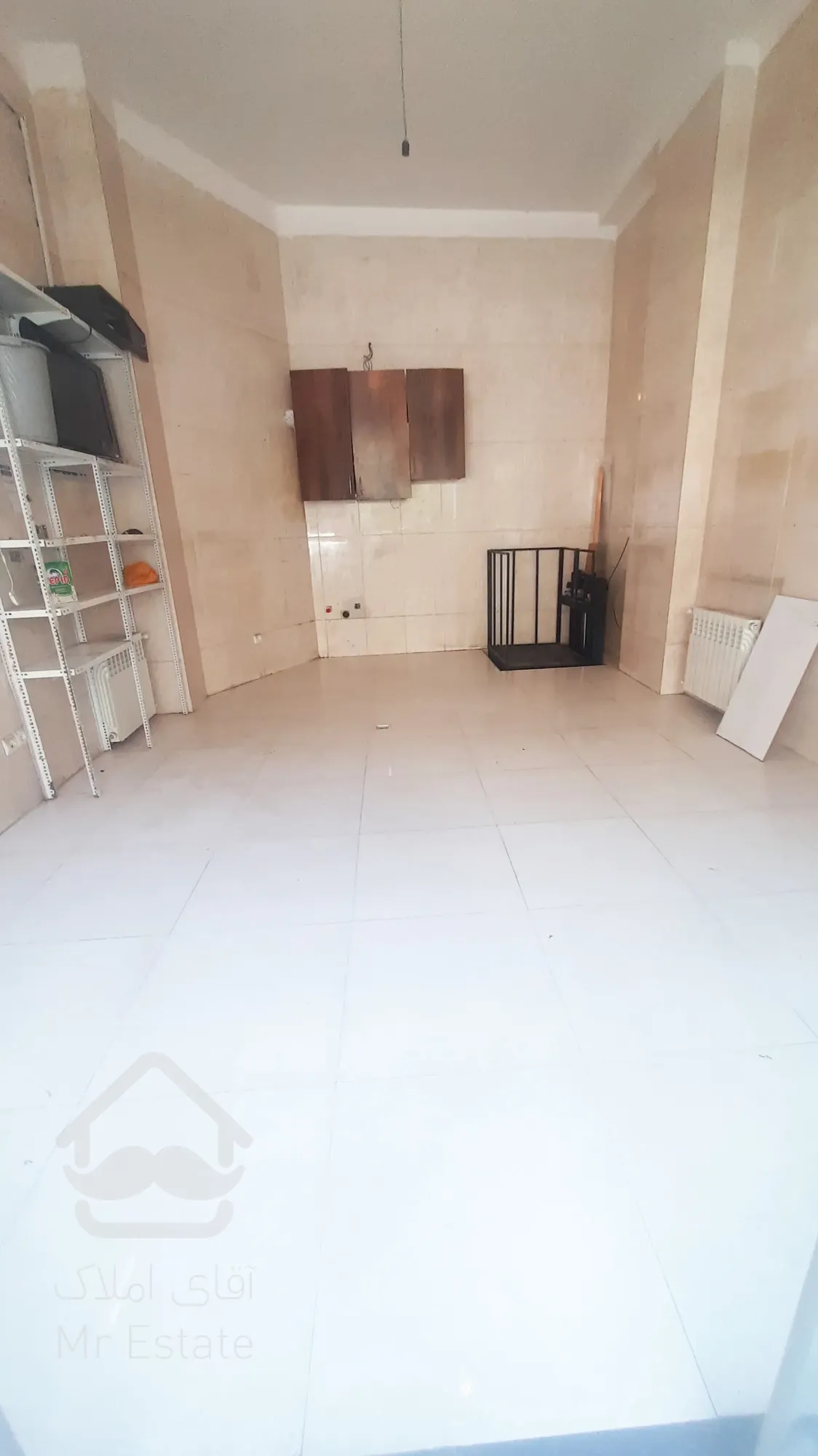 مغازه ۲۳ متر کف با ۲۳ متر زیر زمین