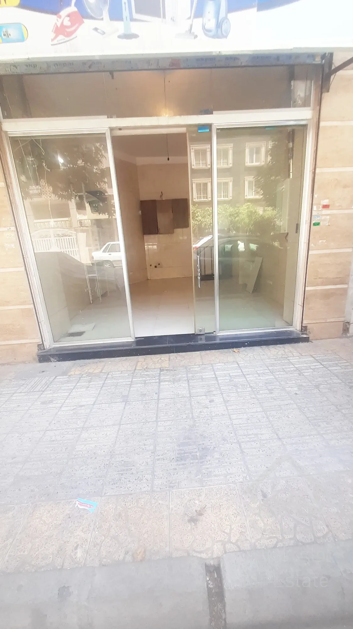 مغازه ۲۳ متر کف با ۲۳ متر زیر زمین