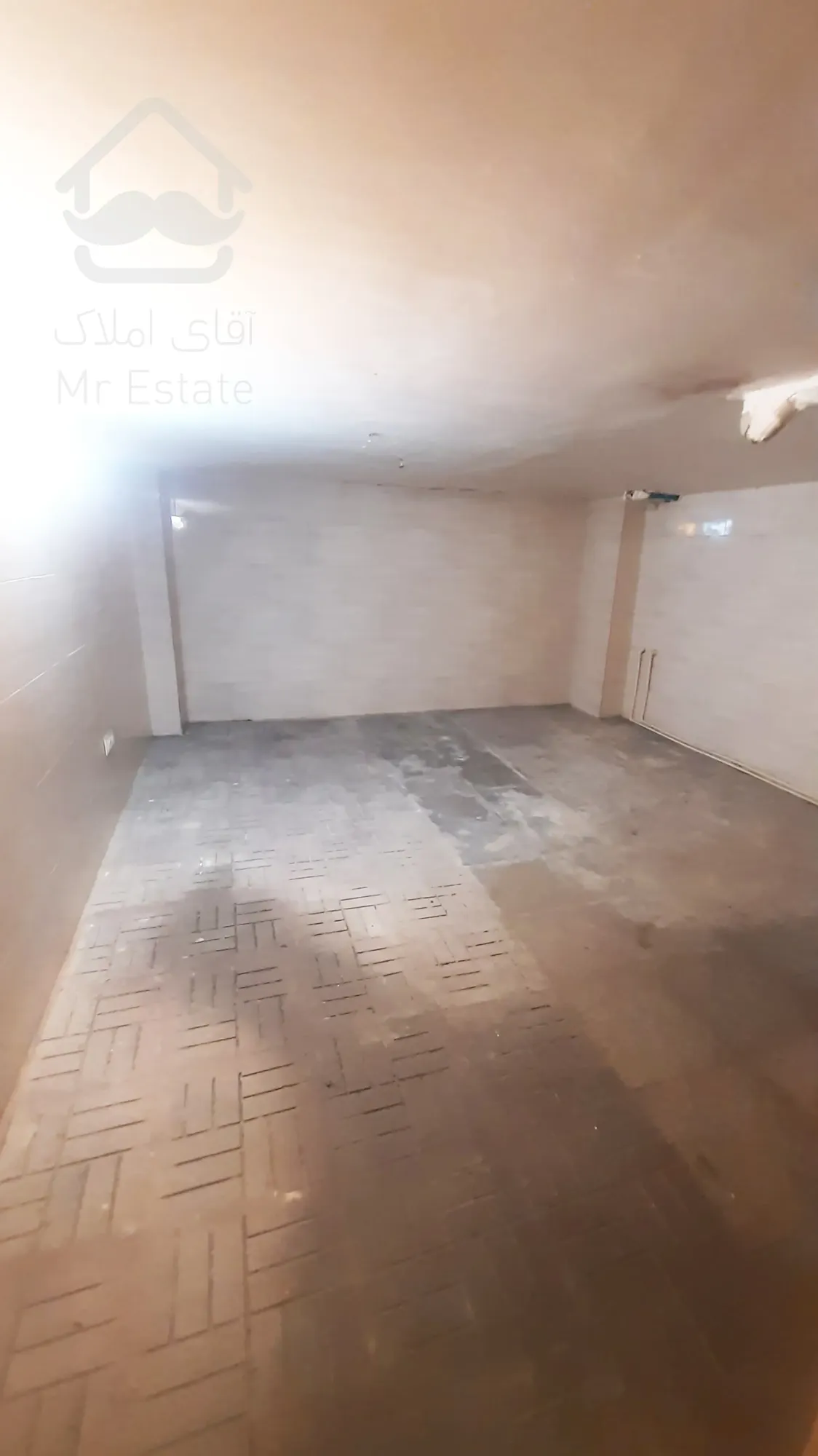 مغازه ۲۳ متر کف با ۲۳ متر زیر زمین