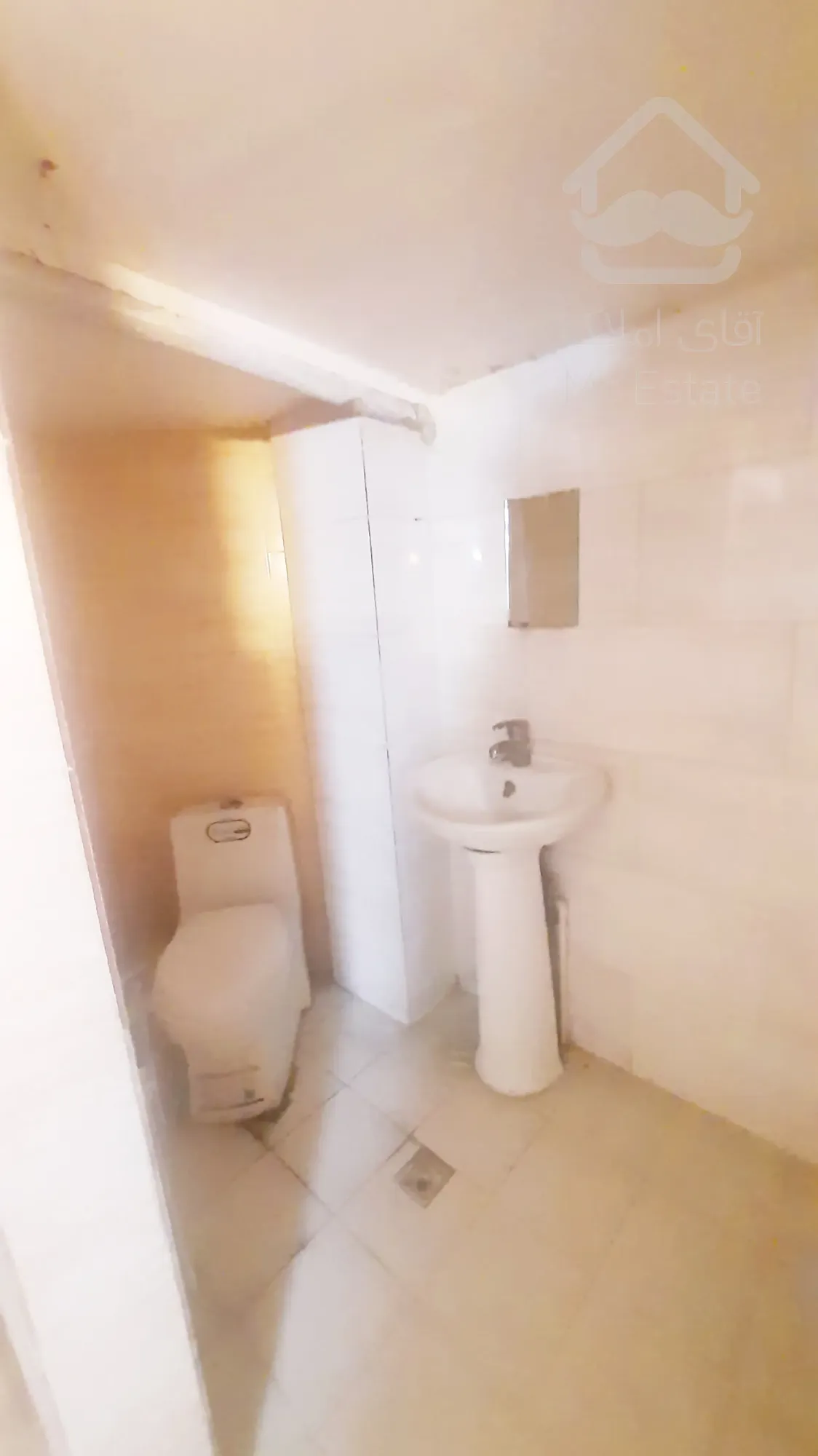 مغازه ۲۳ متر کف با ۲۳ متر زیر زمین