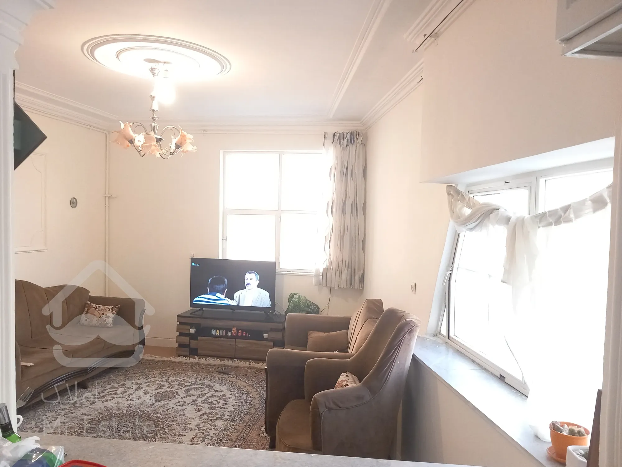 آپارتمان بسیار تمیز ومرتب خیابانطالقانی