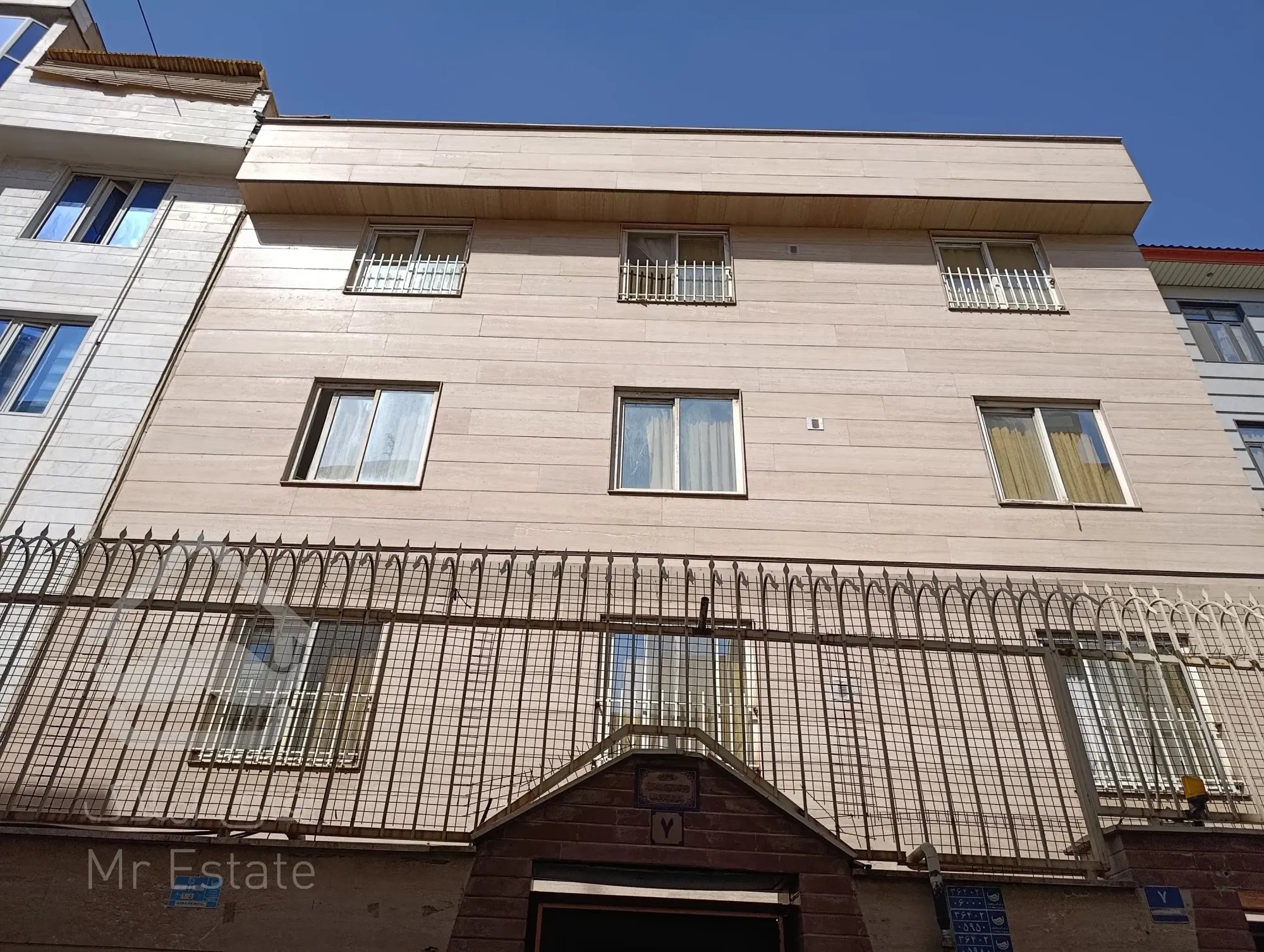 مناسب جهت سکونت ، انباری ، دفتر تجاری و تولیدی