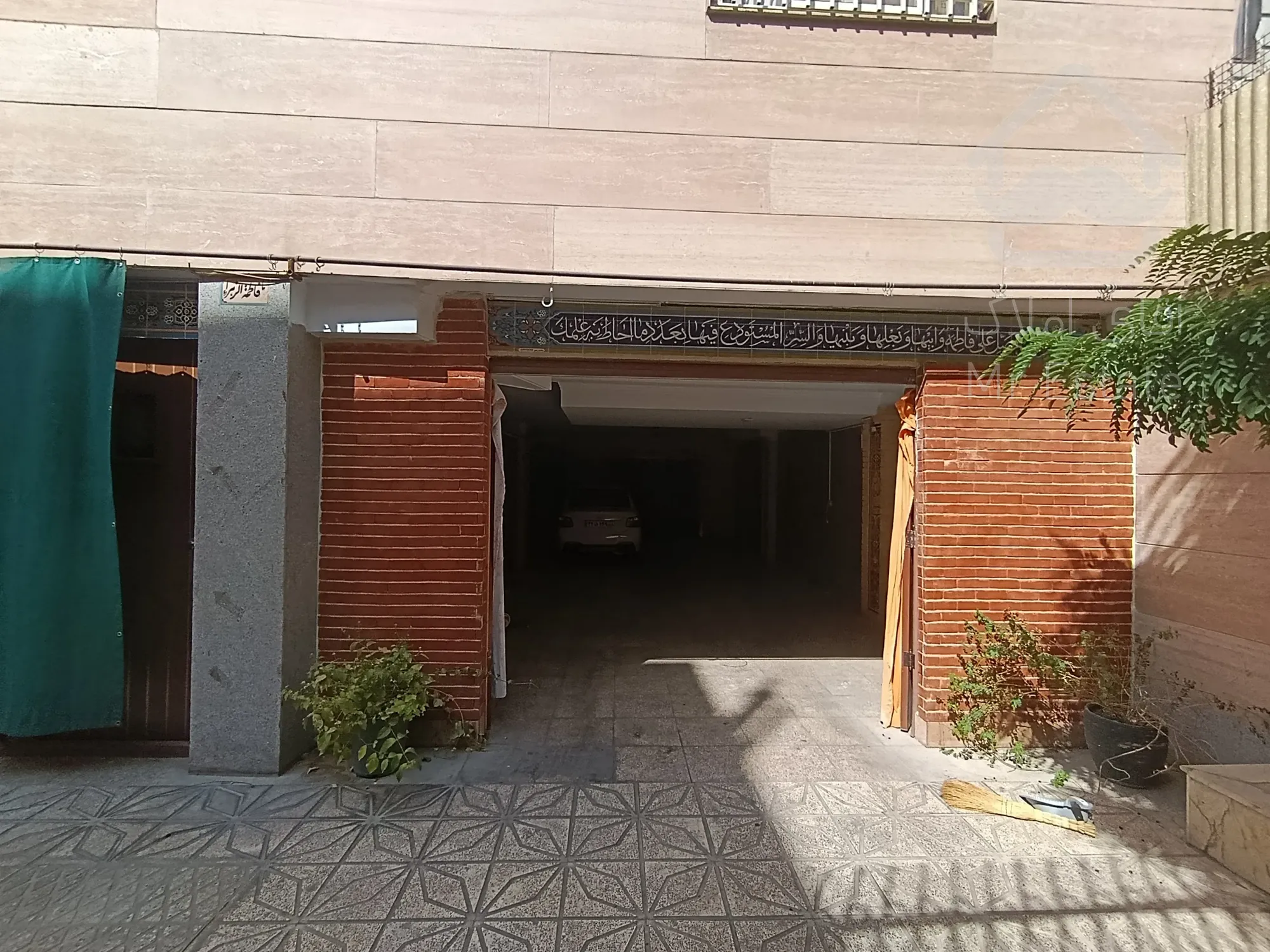 مناسب جهت سکونت ، انباری ، دفتر تجاری و تولیدی