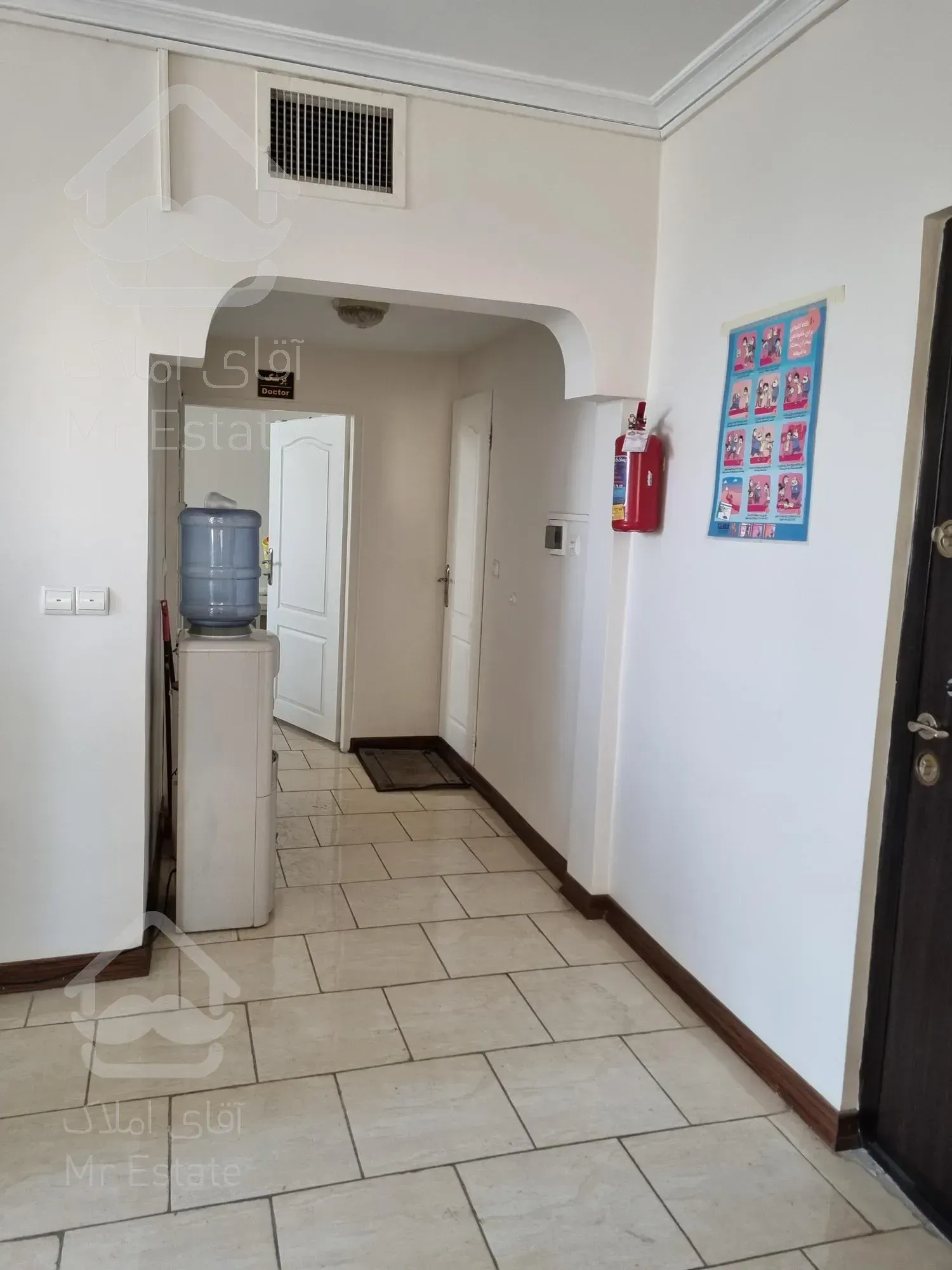 واحد۷۳ متری با ۳ اتاق بزرگ و ۲خط تلفن و بالکن طبقه ۵جنوبی روبه افتاب