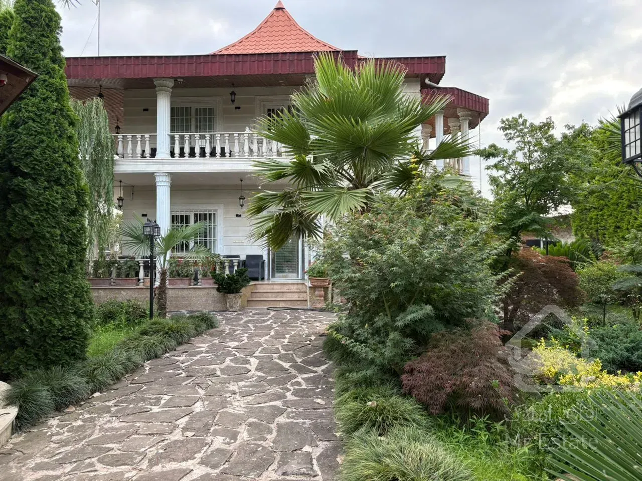 فروش ۴۰۰ متر ویلا لوکس سلمانشهر