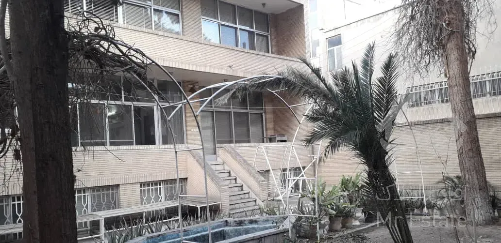 ویلایی لوکیشن عالی ۳۷۰ متر چرخاب