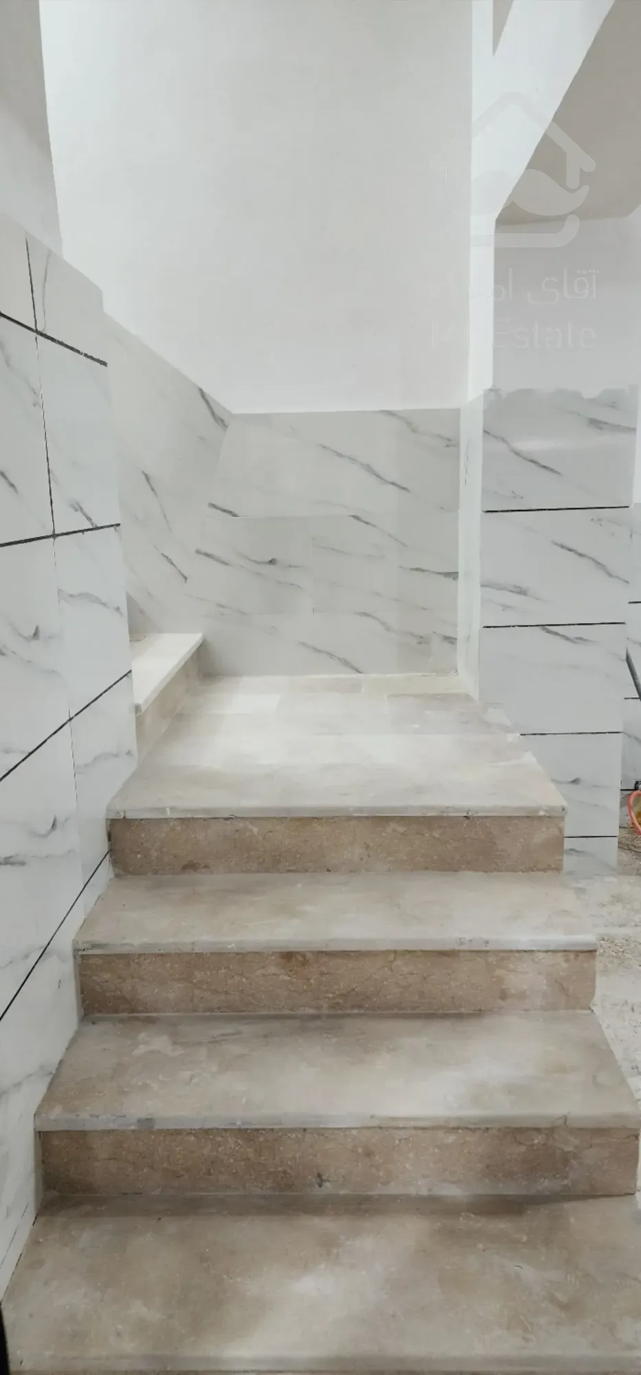 آپارتمان ۹۲ متری نوساز ، خام ، تخلیه