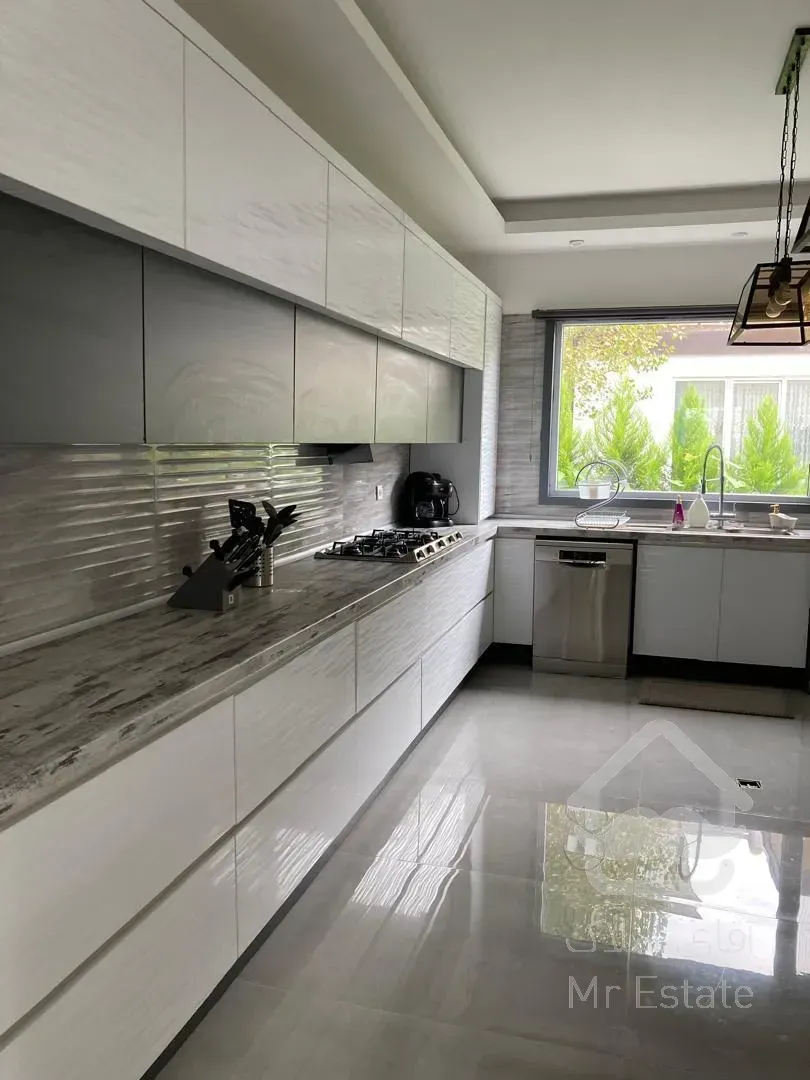 ویلای شهرکی فول امکانات در لوکیشن عالی ونوش