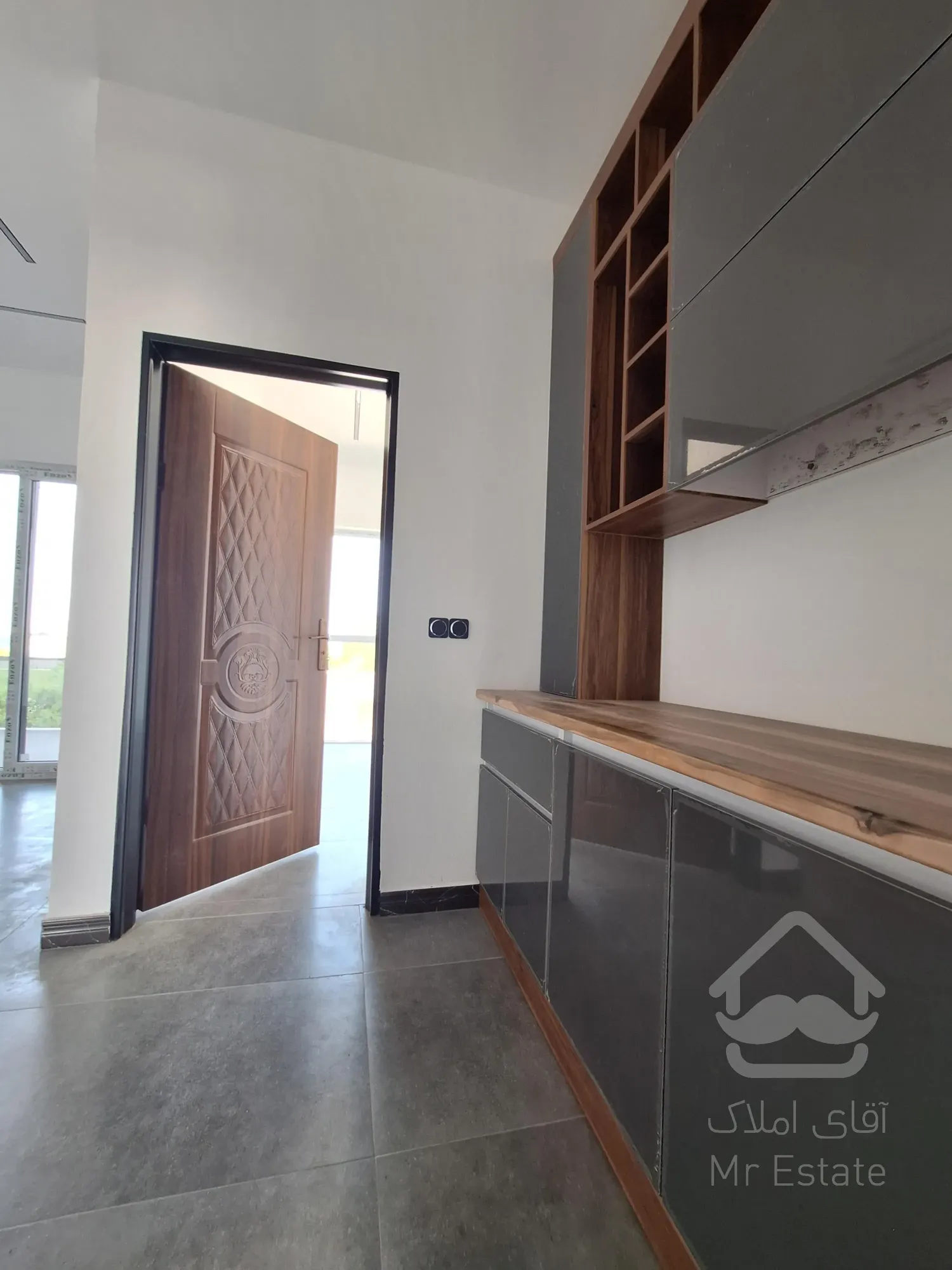 ویلای مدرن روف دار با ویو دریاچه و پارک جنگلی نور