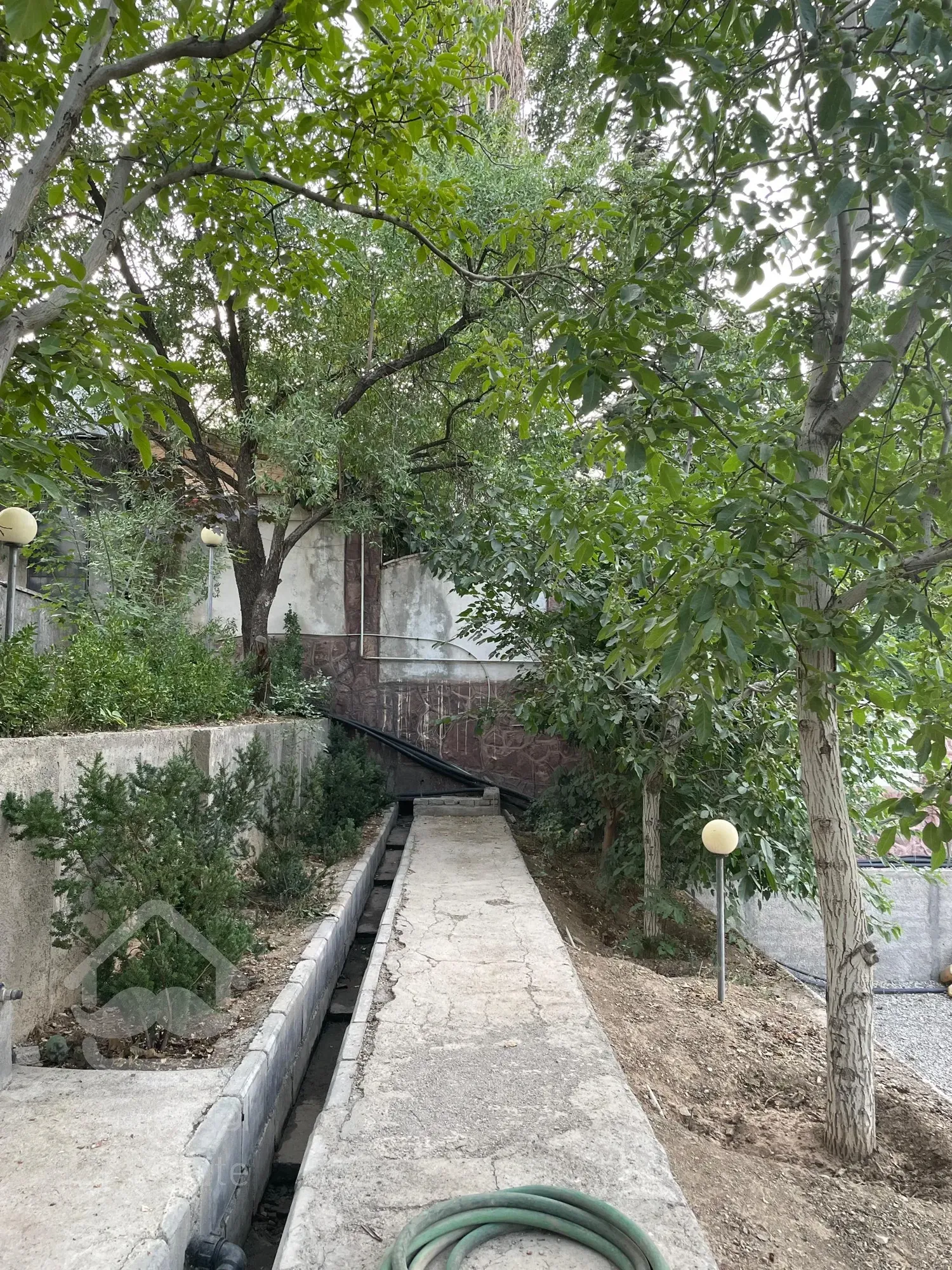 ۱۶۰۰ متر لواسان