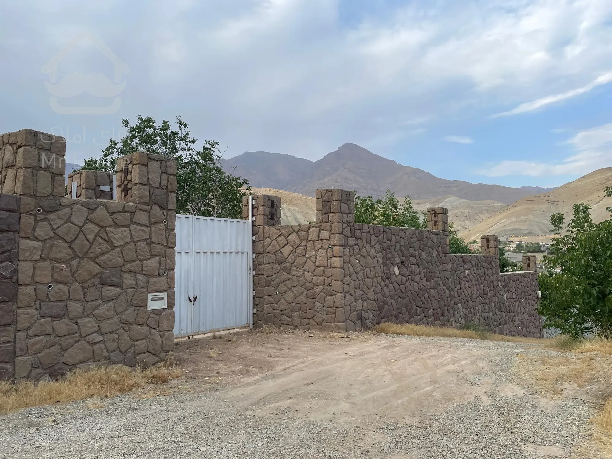 ۱۰۵۰ متر لواسان