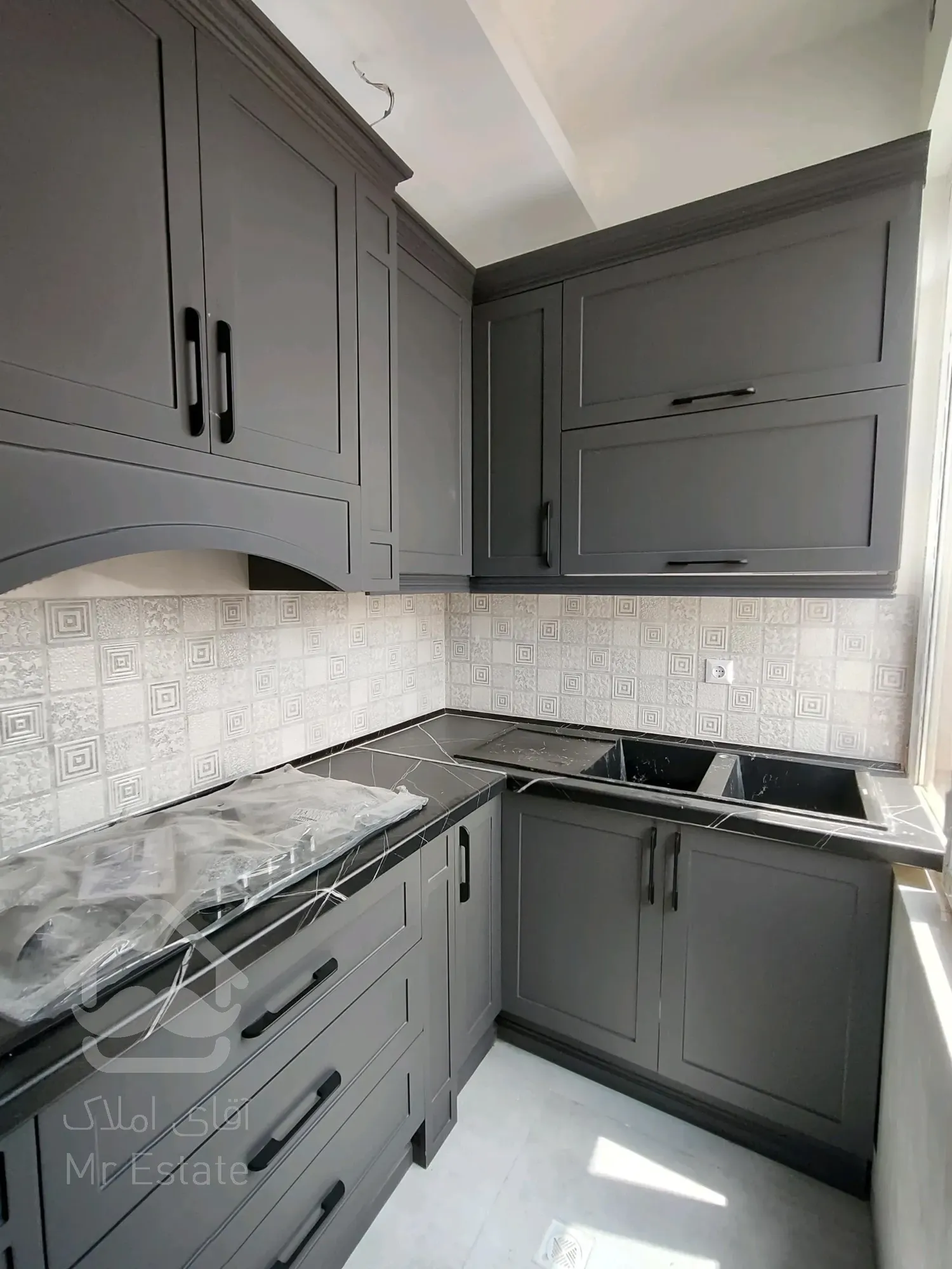 پنت هاوس ۱۸۰ متری ۳ خواب فول امکانات نوساز و لوکس