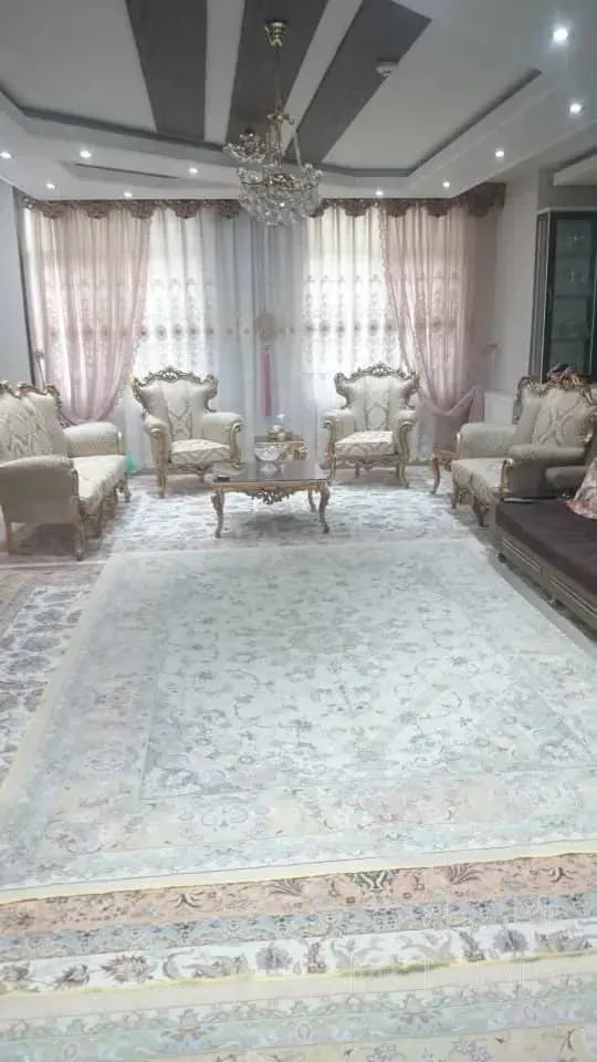 آپارتمان تکواحدی 113 متر بر خیابان آموزگار طبقه اول باپارکینگ اصلی