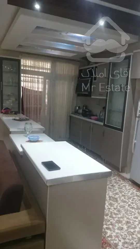 آپارتمان تکواحدی 113 متر بر خیابان آموزگار طبقه اول باپارکینگ اصلی