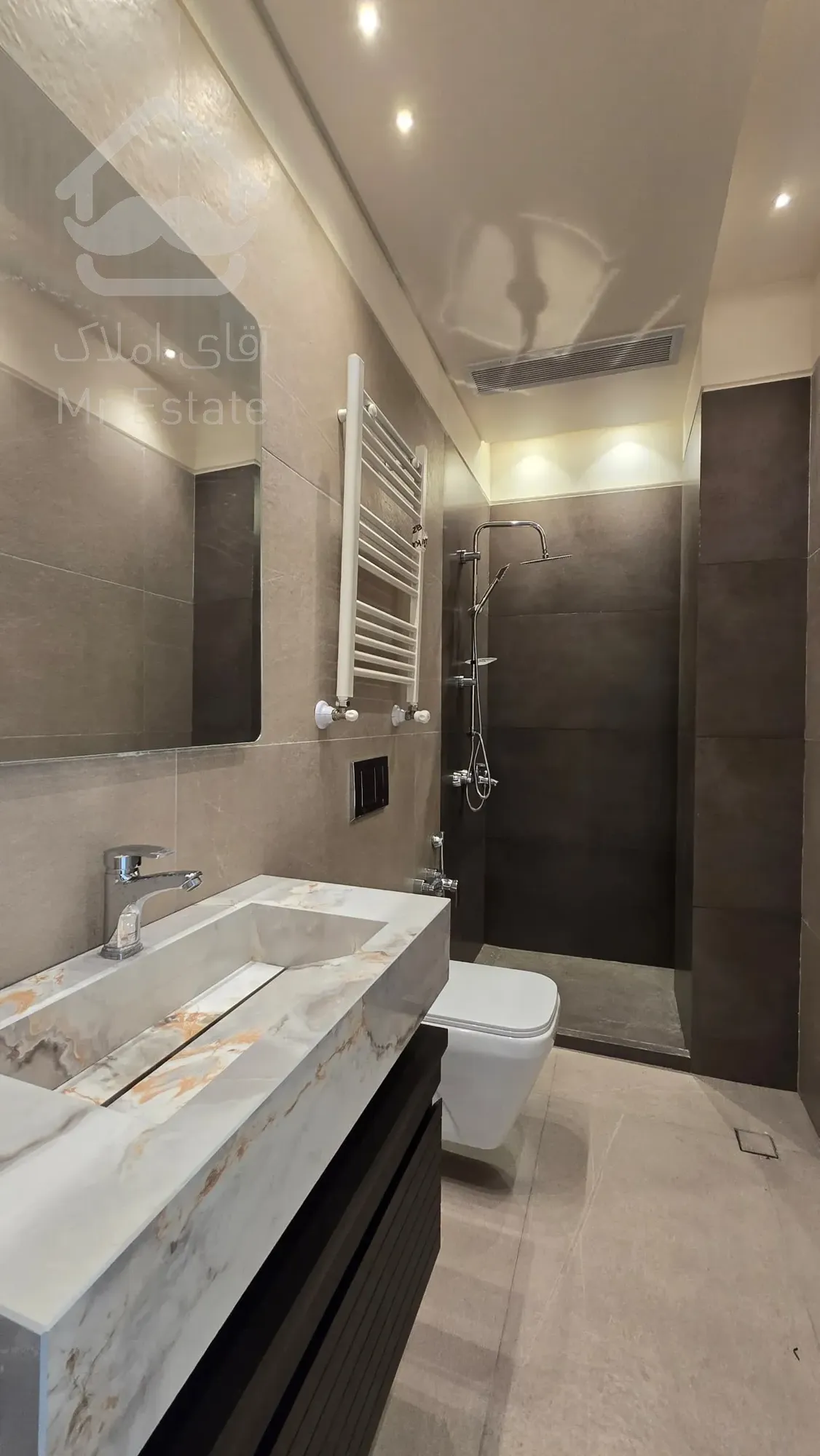 قیطریه مدرن ۱۲۱ متر دو پارکینگ با تراس قابل چیدمان