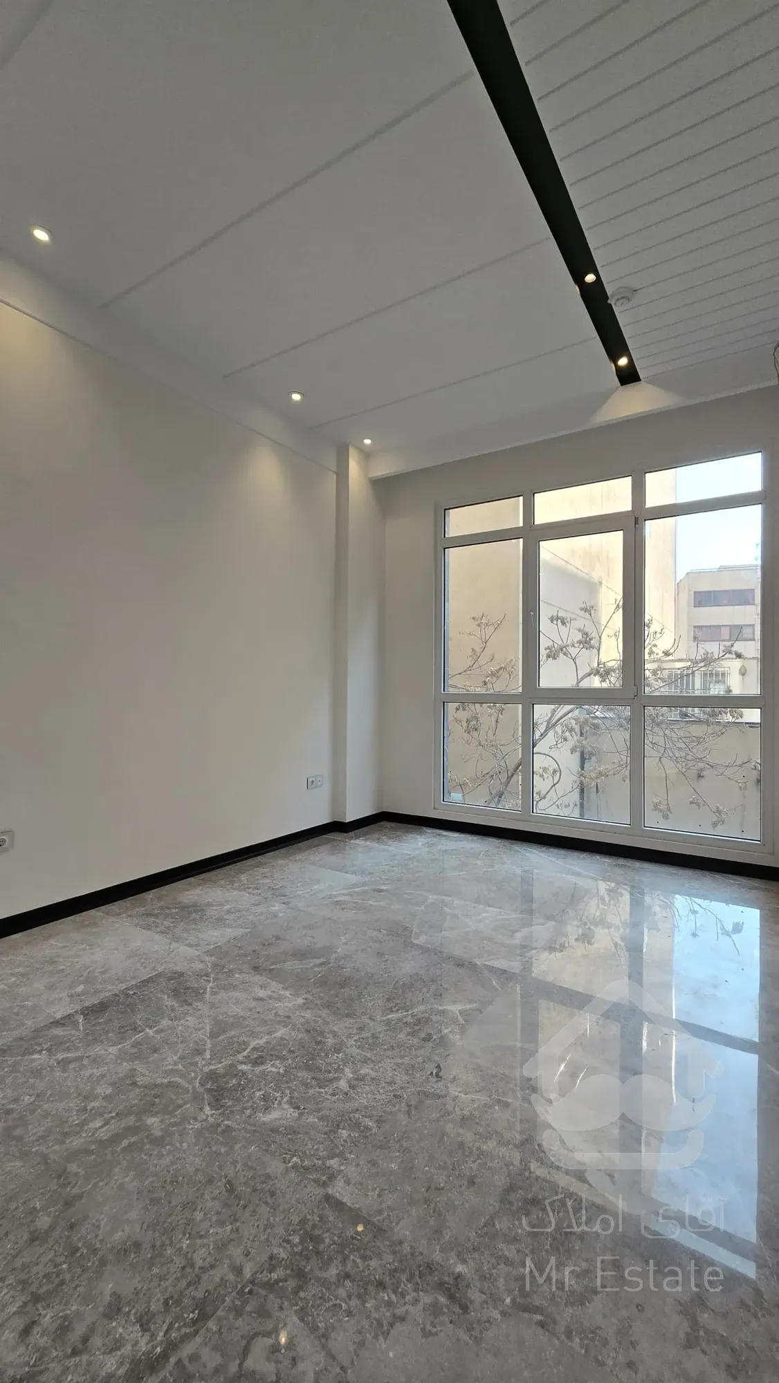 قیطریه مدرن ۱۲۱ متر دو پارکینگ با تراس قابل چیدمان