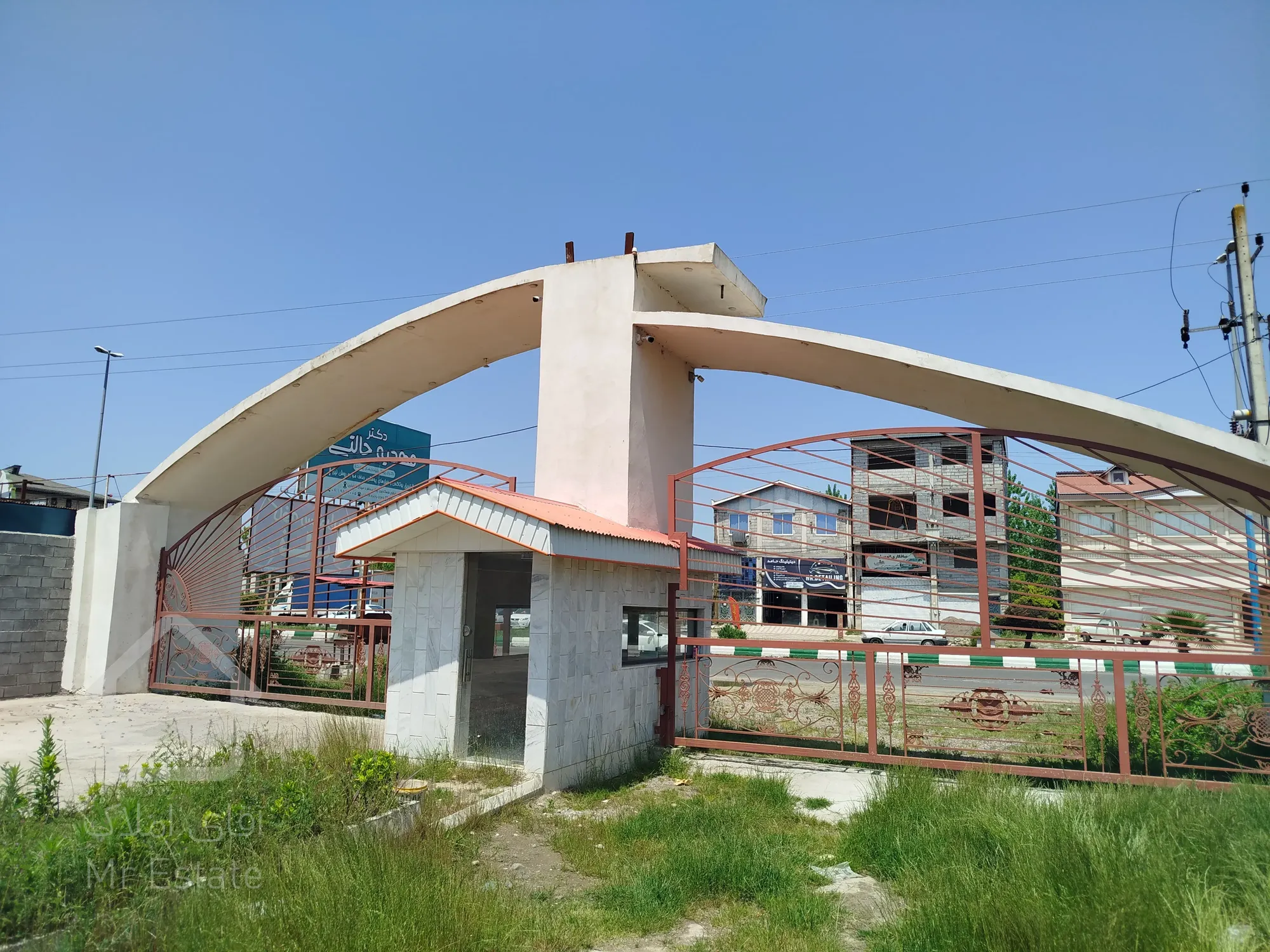 مجتمع اقامتی تفریحی ، استخر شنا و 6 سوییت