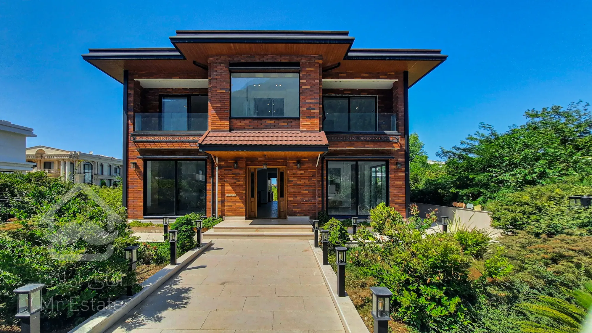 فروش ویلا نوساز با ویو ابدی در محله ۴ نمک‌آبرود