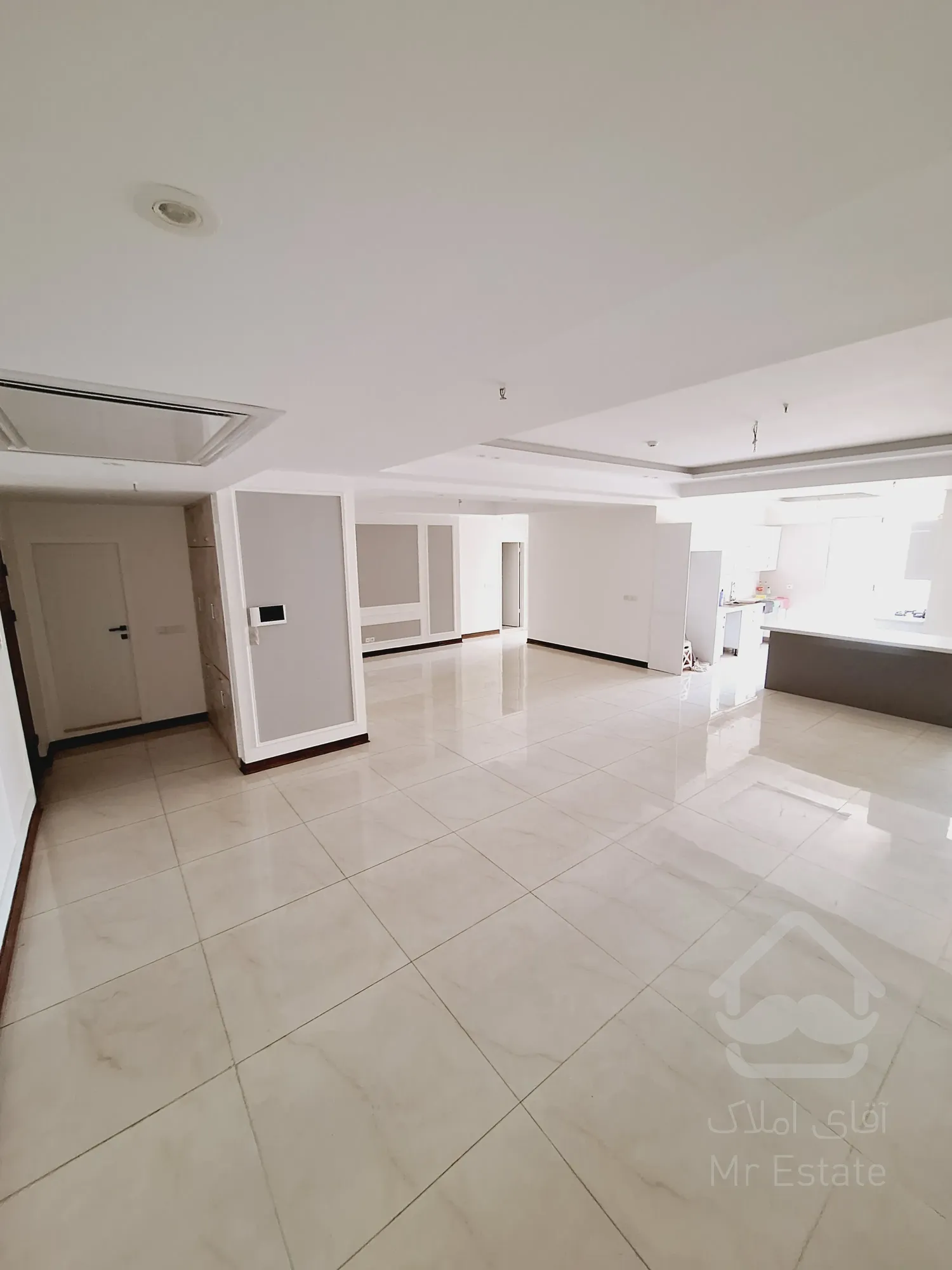 ۱۳۰ متر قابلیت سه خواب کاخ لوکس رونیکا