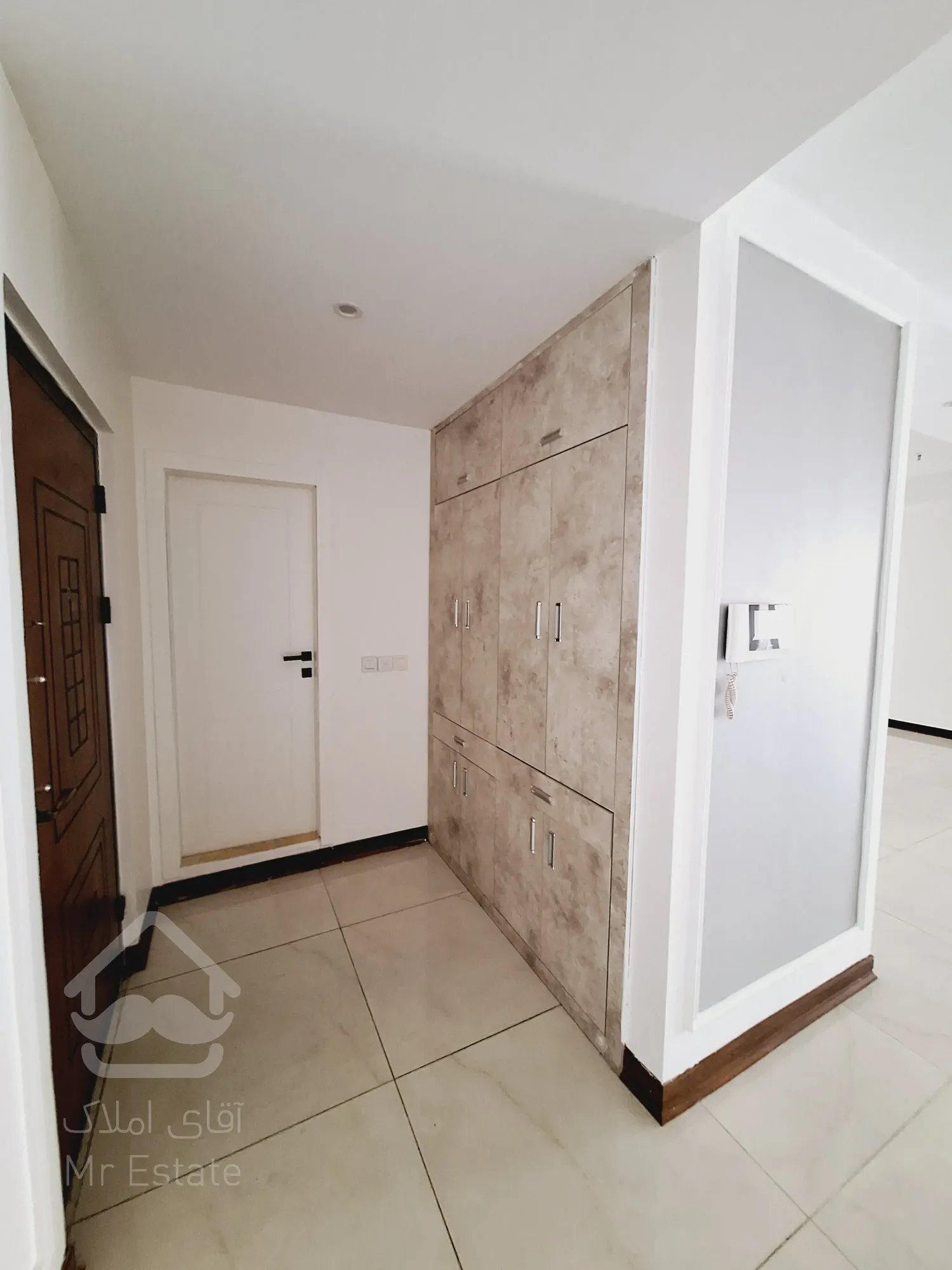 ۱۳۰ متر قابلیت سه خواب کاخ لوکس رونیکا