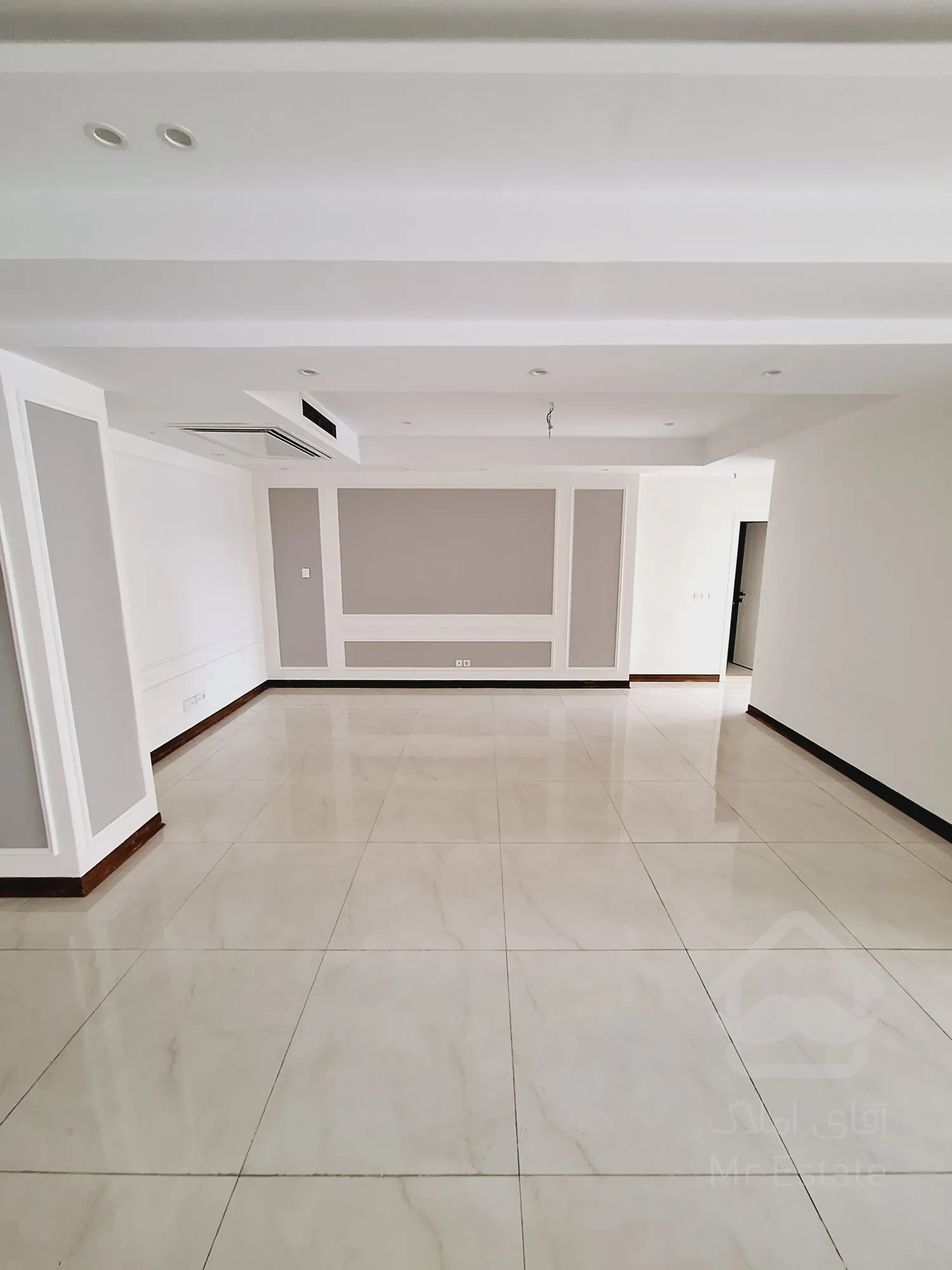 ۱۳۰ متر قابلیت سه خواب کاخ لوکس رونیکا