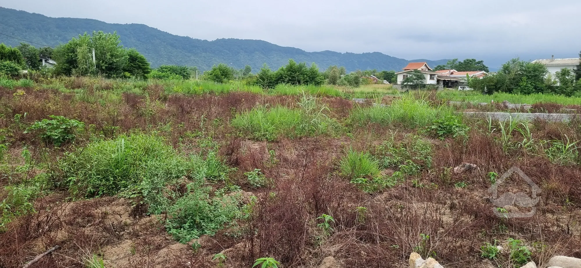 ۲۰۲ متر زمین