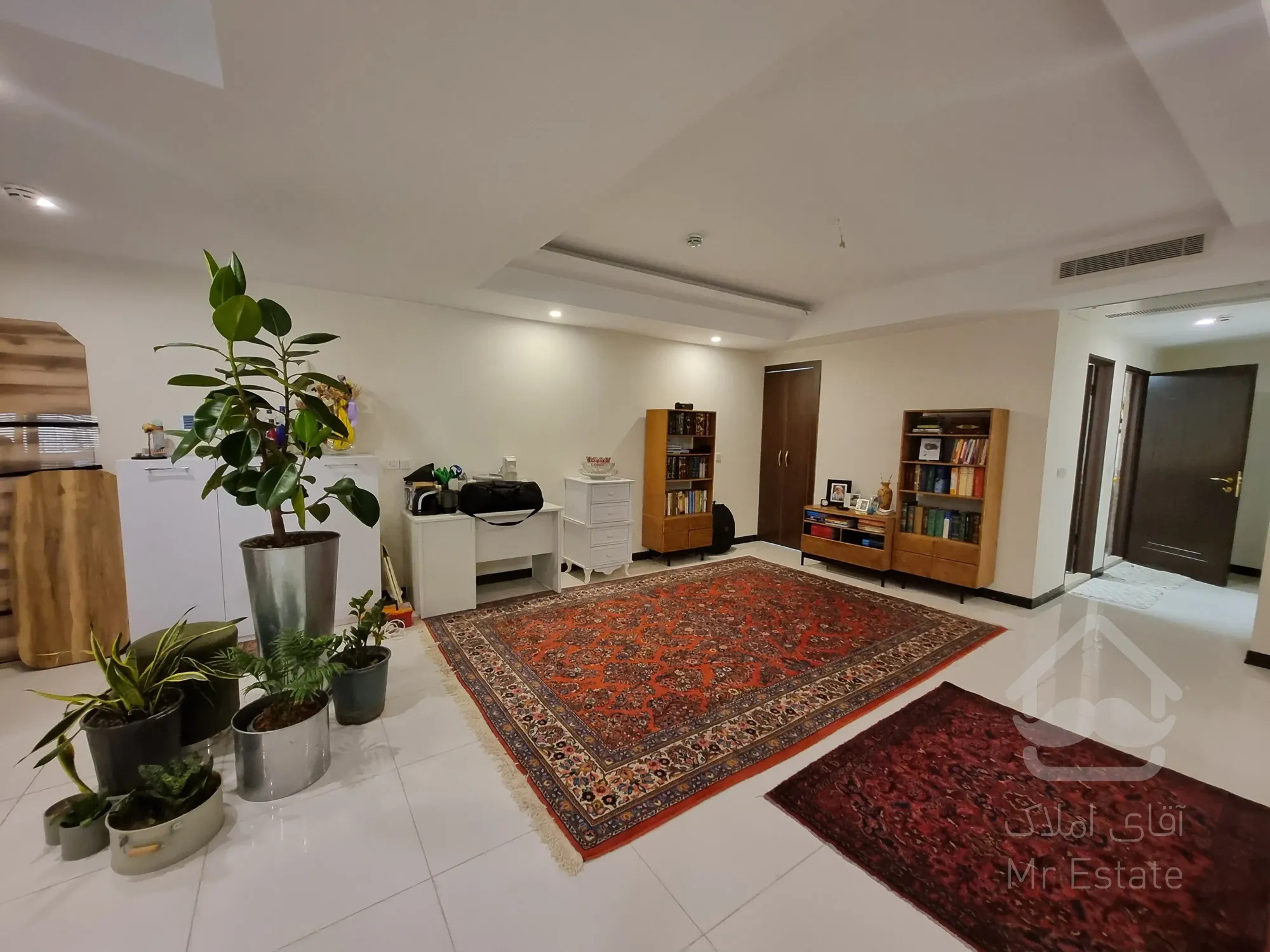 رهن و اجاره آپارتمان ۱۳۵ متری برجهای مسکونی افق اکباتان