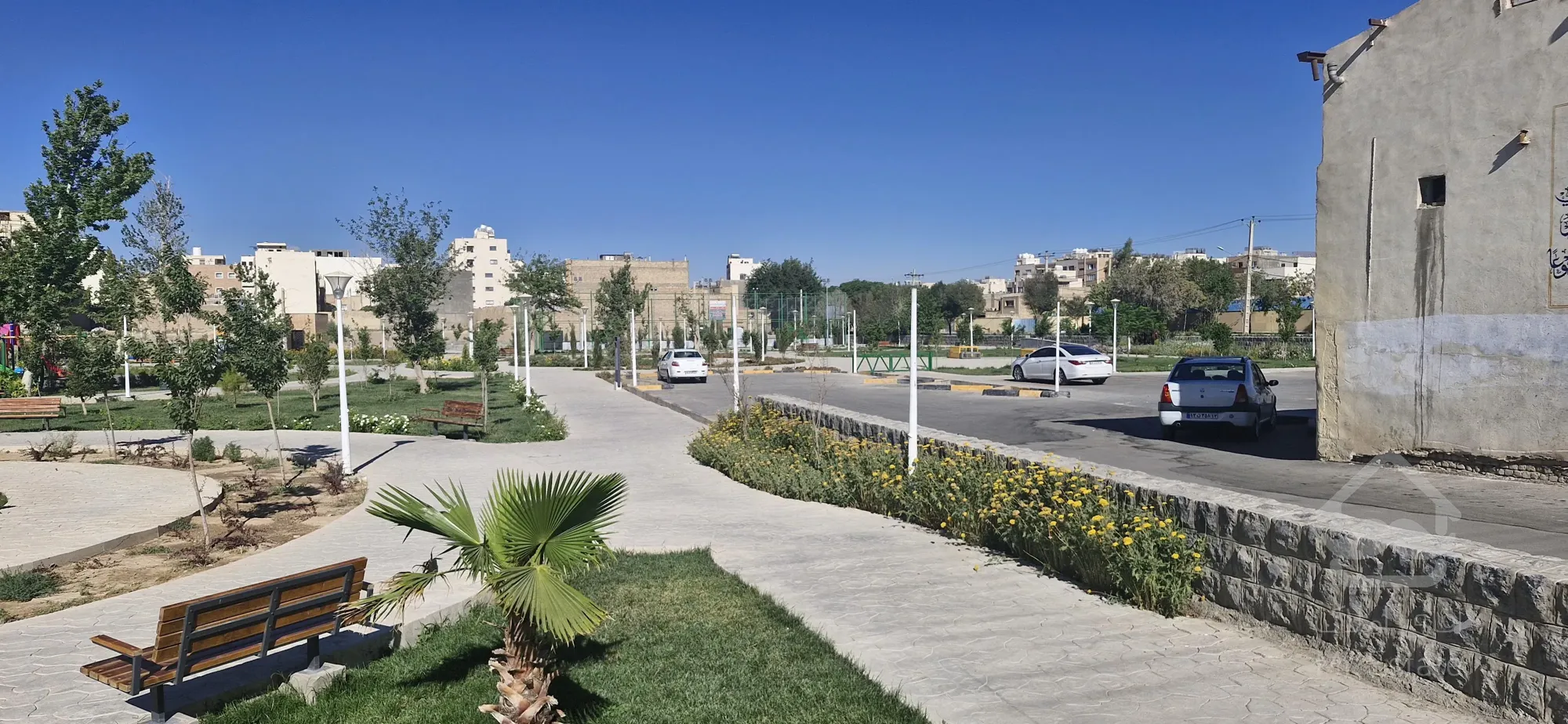 مغازه نوساز بر پارک اصلی ۲ طبقه