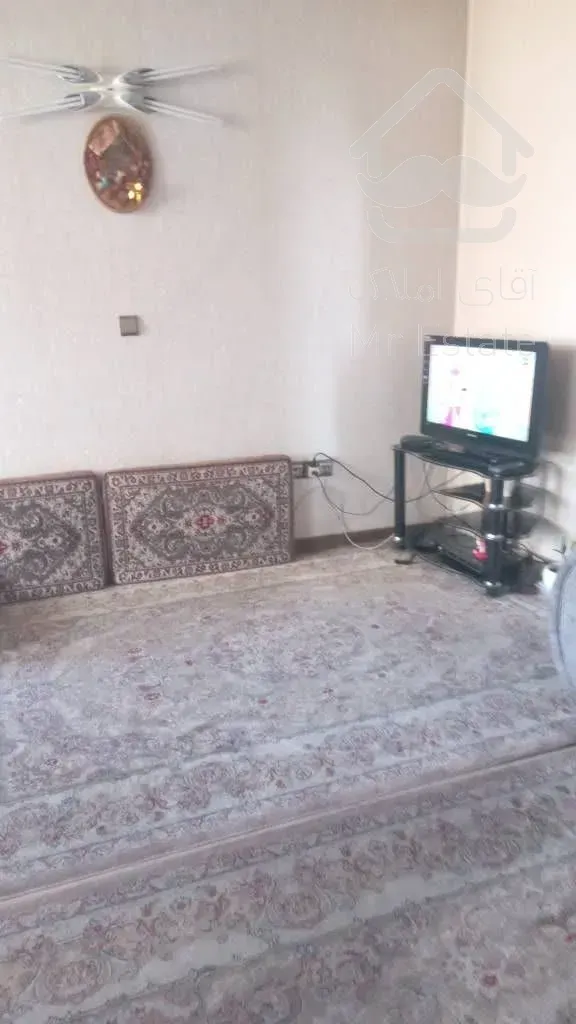 60 متری در نیکنام