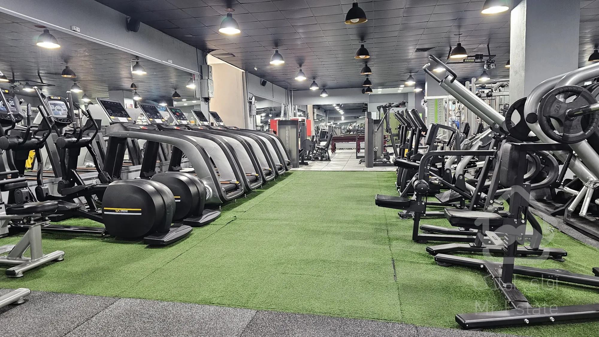 ملک تجاری ۶۳۵ متر