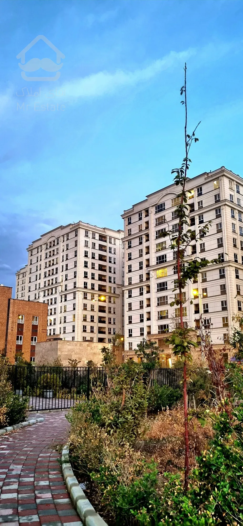 فروش ۱۸۱متر در هروی رونیکاپلاس