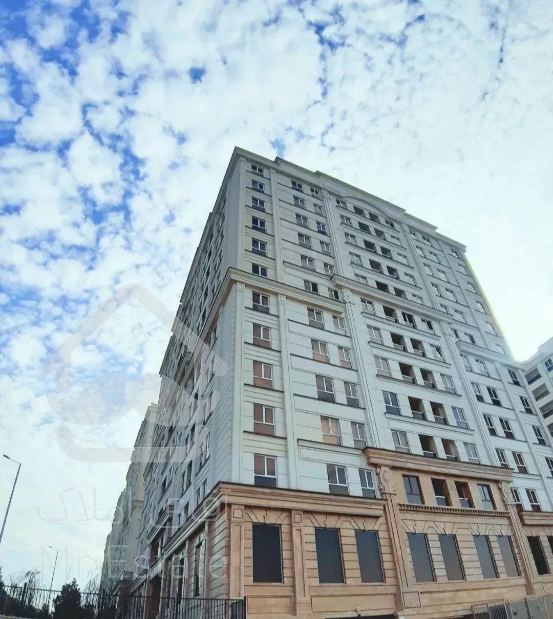 ۱۱۹متر رونیکا پالاس مژده _ کلید نخورده_فول مشاعات