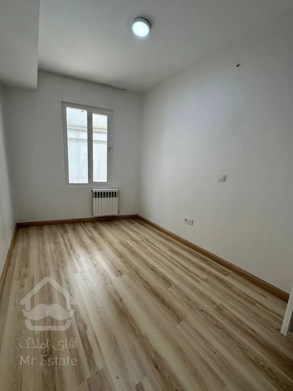 فروش آپارتمان ۸۰متری نما تراورتن بدون پرتی سالن پرده خور