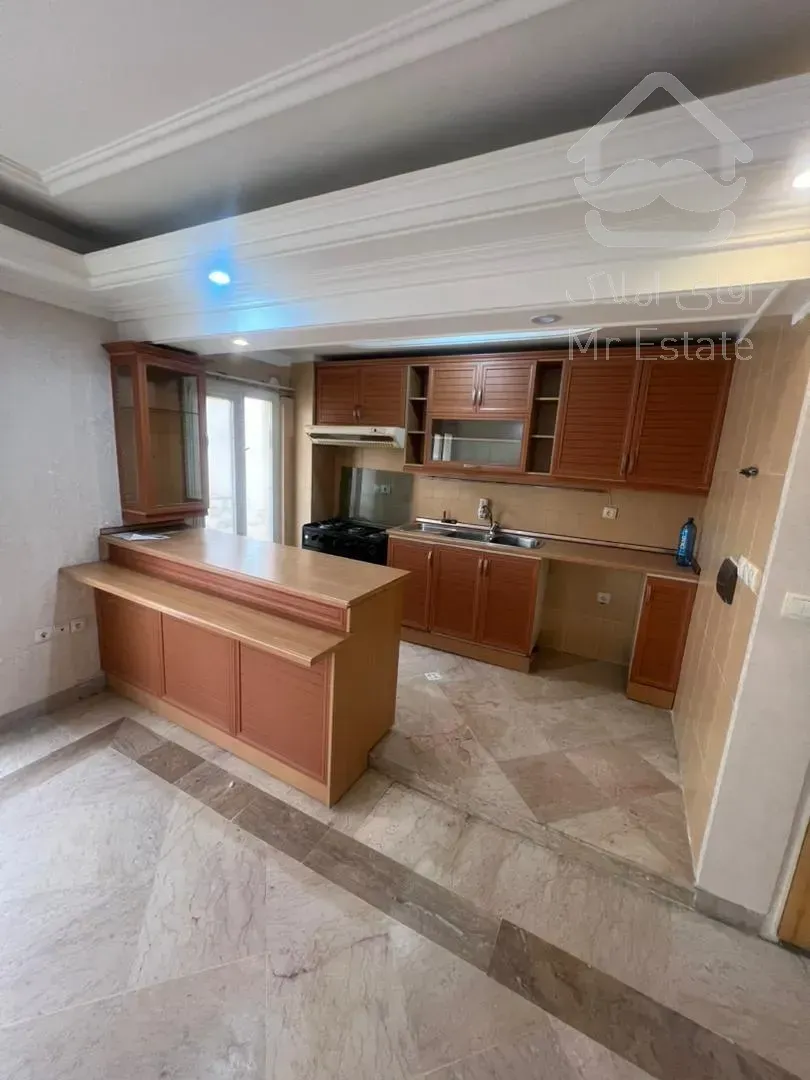 فروش آپارتمان ۹۰متری تاپ لوکیشن سالن پرده خور جنوبی زیر قیمت