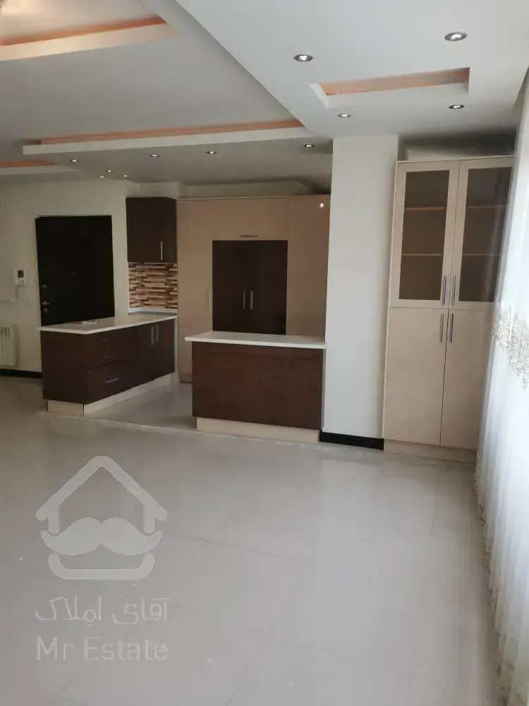 فروش آپارتمان ۸۰متری تاپ لوکیشن کم سن زیر قیمت منطقه