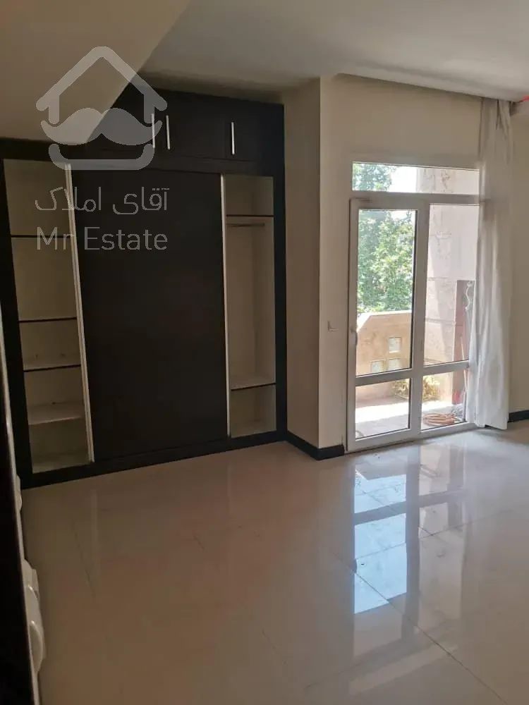 فروش آپارتمان ۸۰متری تاپ لوکیشن کم سن زیر قیمت منطقه