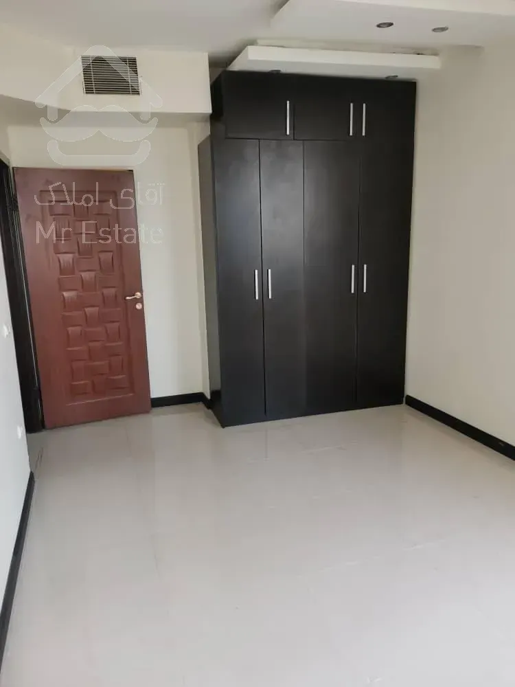 فروش آپارتمان ۸۰متری تاپ لوکیشن کم سن زیر قیمت منطقه