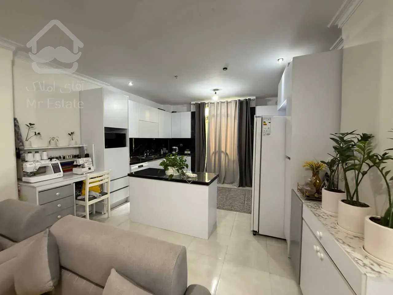 فروش آپارتمان ۵۰متری سالن پرده خور جنوبی نما تراورتن