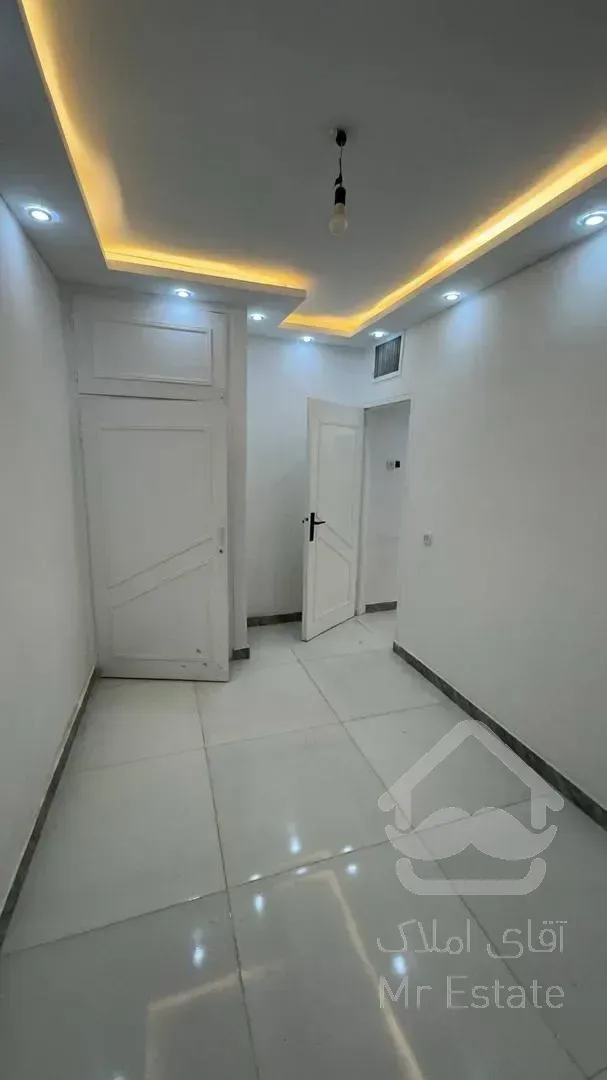 فروش آپارتمان ۸۰متری نما تراورتن نور مستقیم