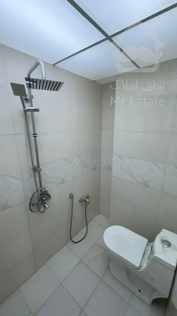 فروش آپارتمان ۸۰متری نما تراورتن نور مستقیم