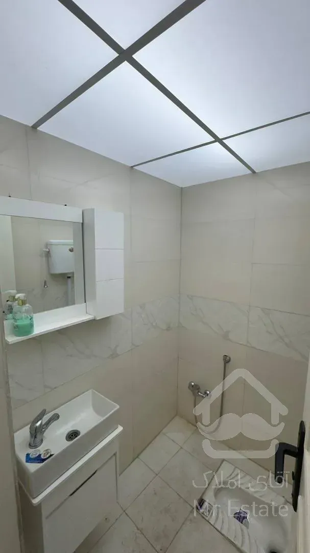 فروش آپارتمان ۸۰متری نما تراورتن نور مستقیم