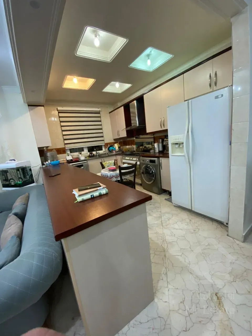 فروش آپارتمان ۸۵متری نما تراورتن فول امکانات