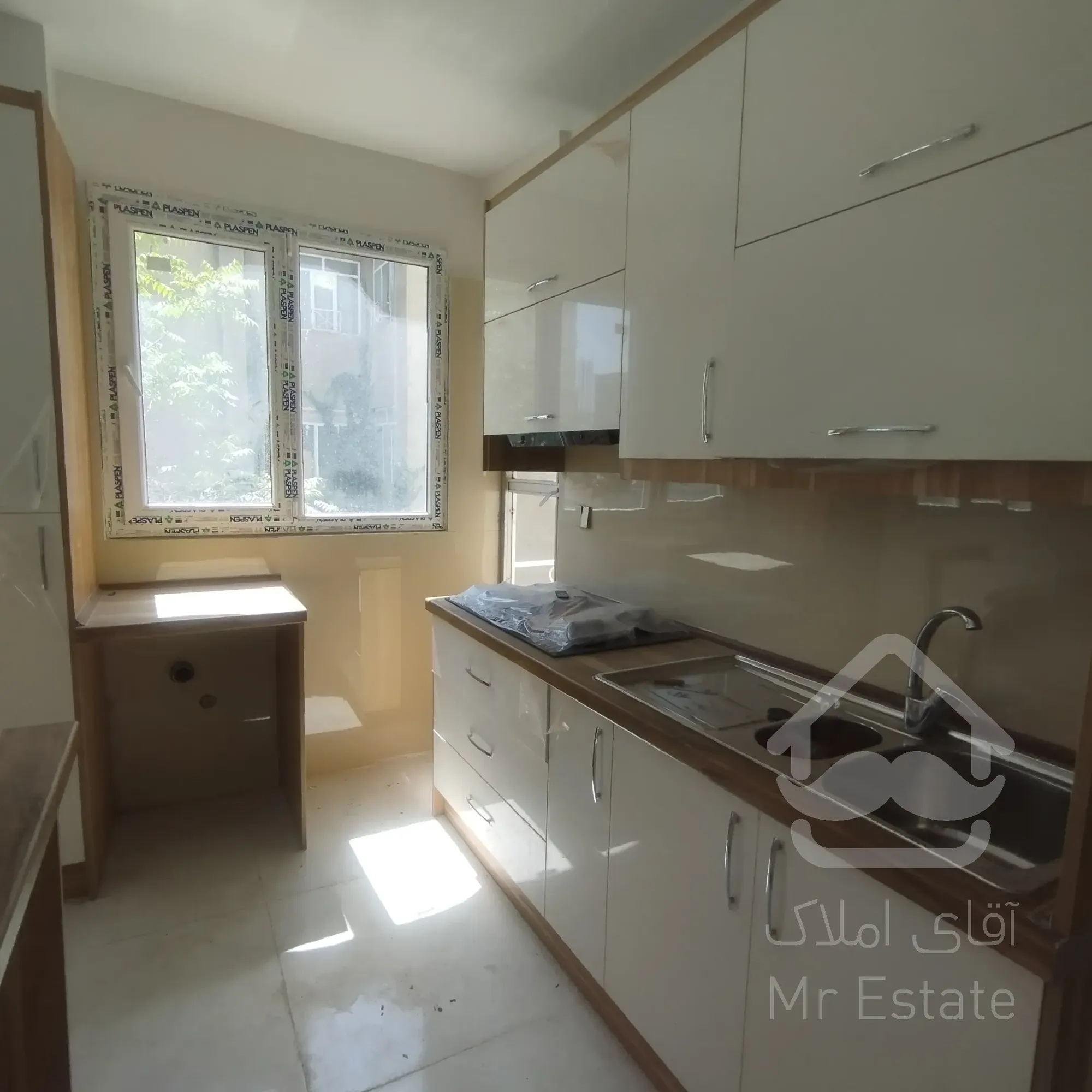 فروش آپارتمان ۸۳متری فول بازسازی شده سالن پرده خور جنوبی