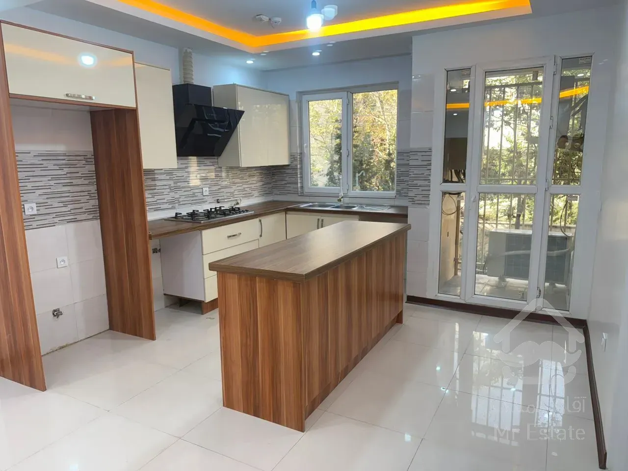 فروش ۶۶۵متری تاپ لوکیشن بسیار خوش نور نقشه