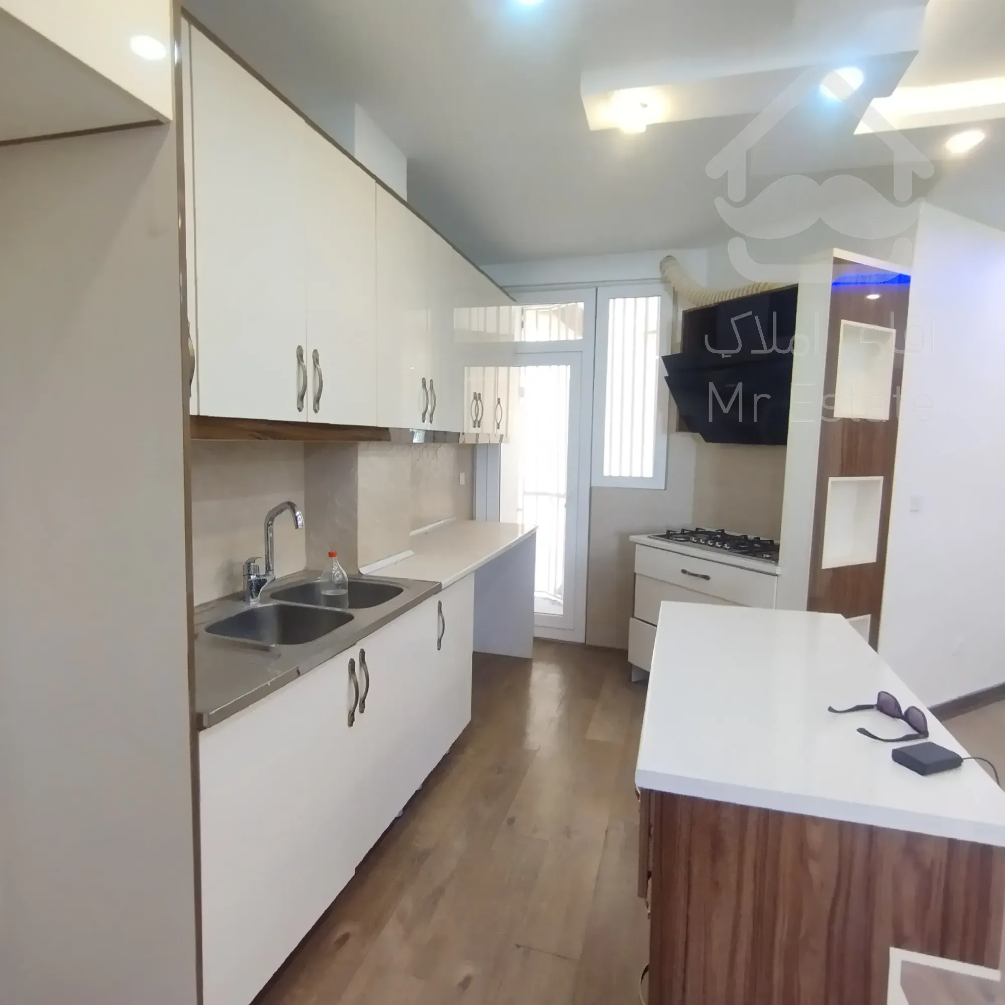 فروش آپارتمان ۷۱متری تاپ لوکیشن نوسازی شده زیر قیمت منطقه